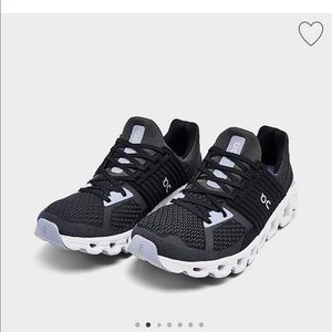 On cloud cloud swift size 10